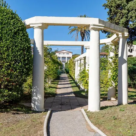 Les Parcs De Yourhosthelper 格里莫