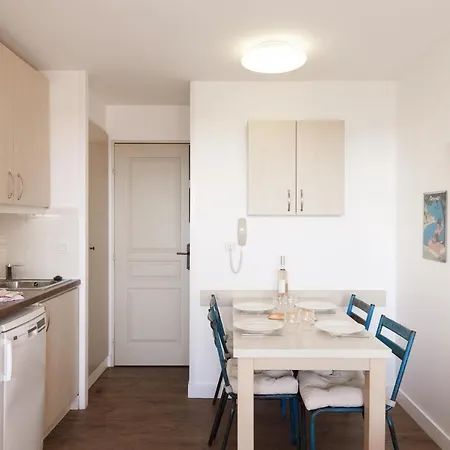 Apartment Les Parcs De Yourhosthelper